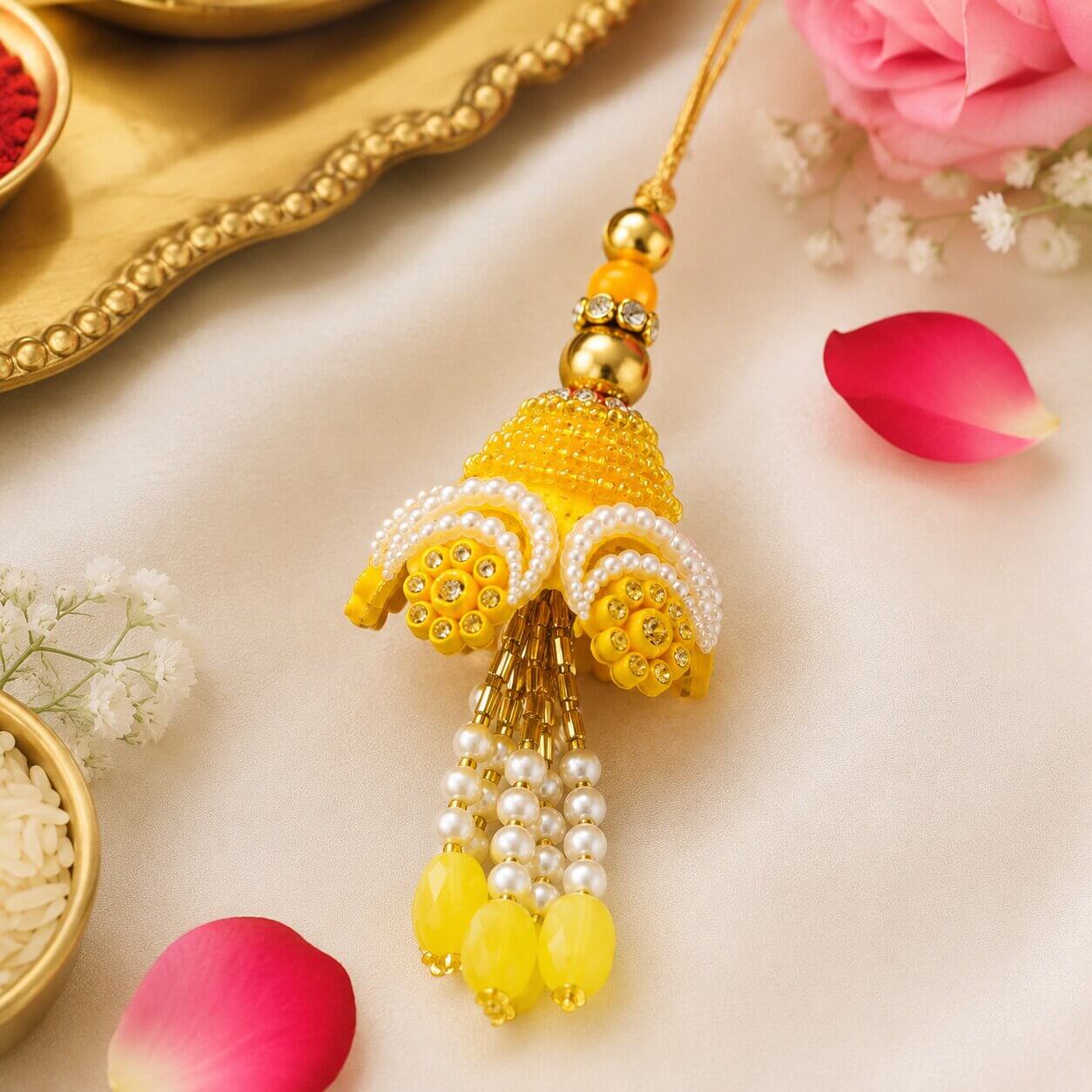 Sunehri Pushp Lumba Rakhi product image 2
